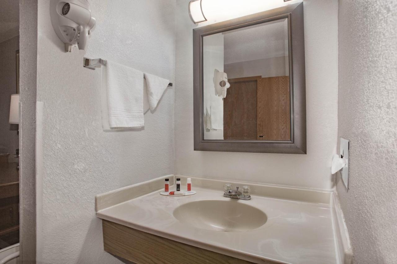 Super 8 By Wyndham Fort Madison Buitenkant foto