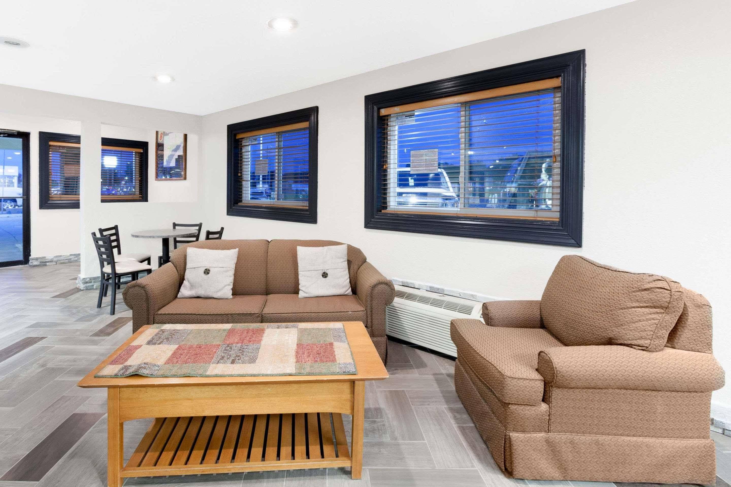 Super 8 By Wyndham Fort Madison Buitenkant foto