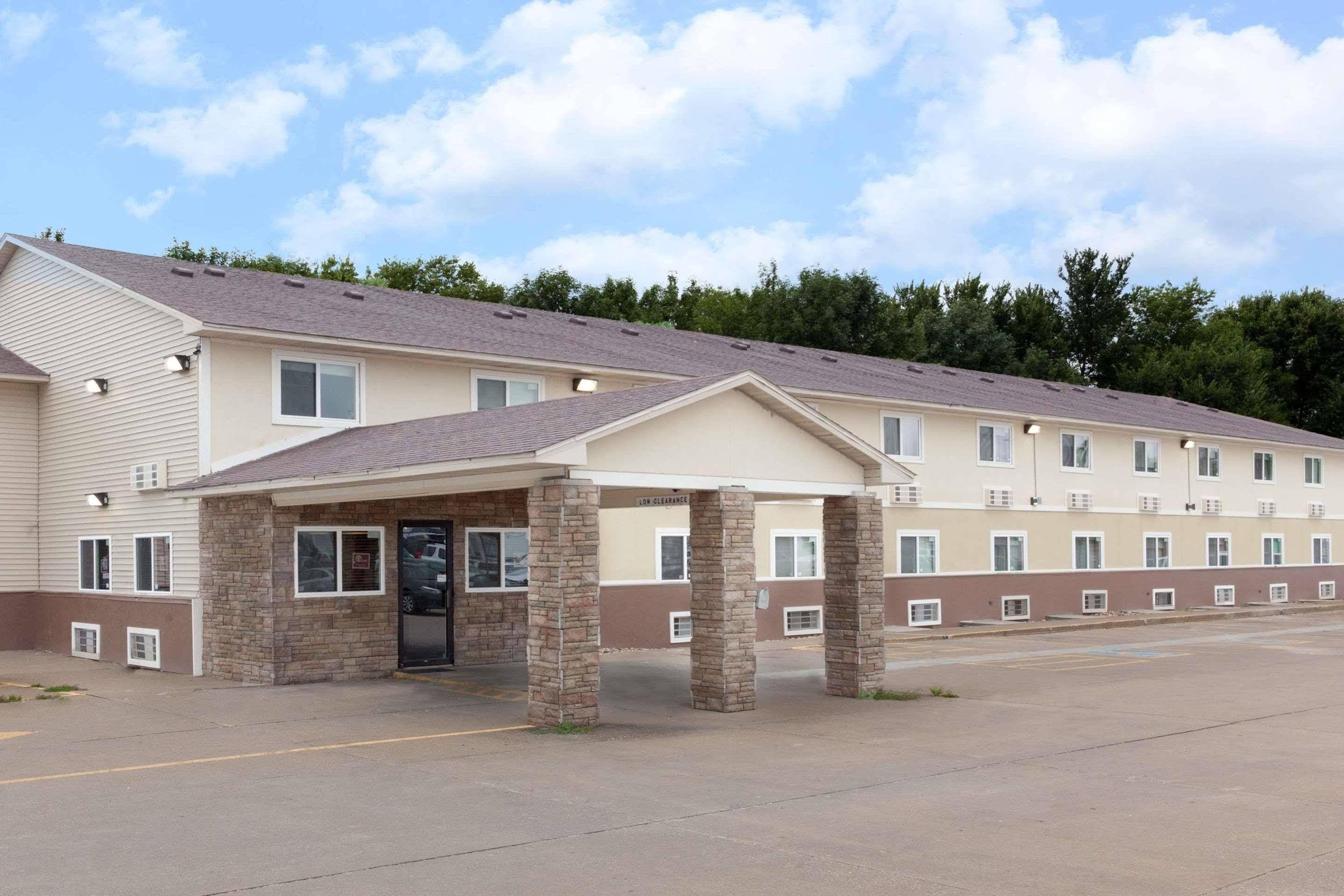 Super 8 By Wyndham Fort Madison Buitenkant foto