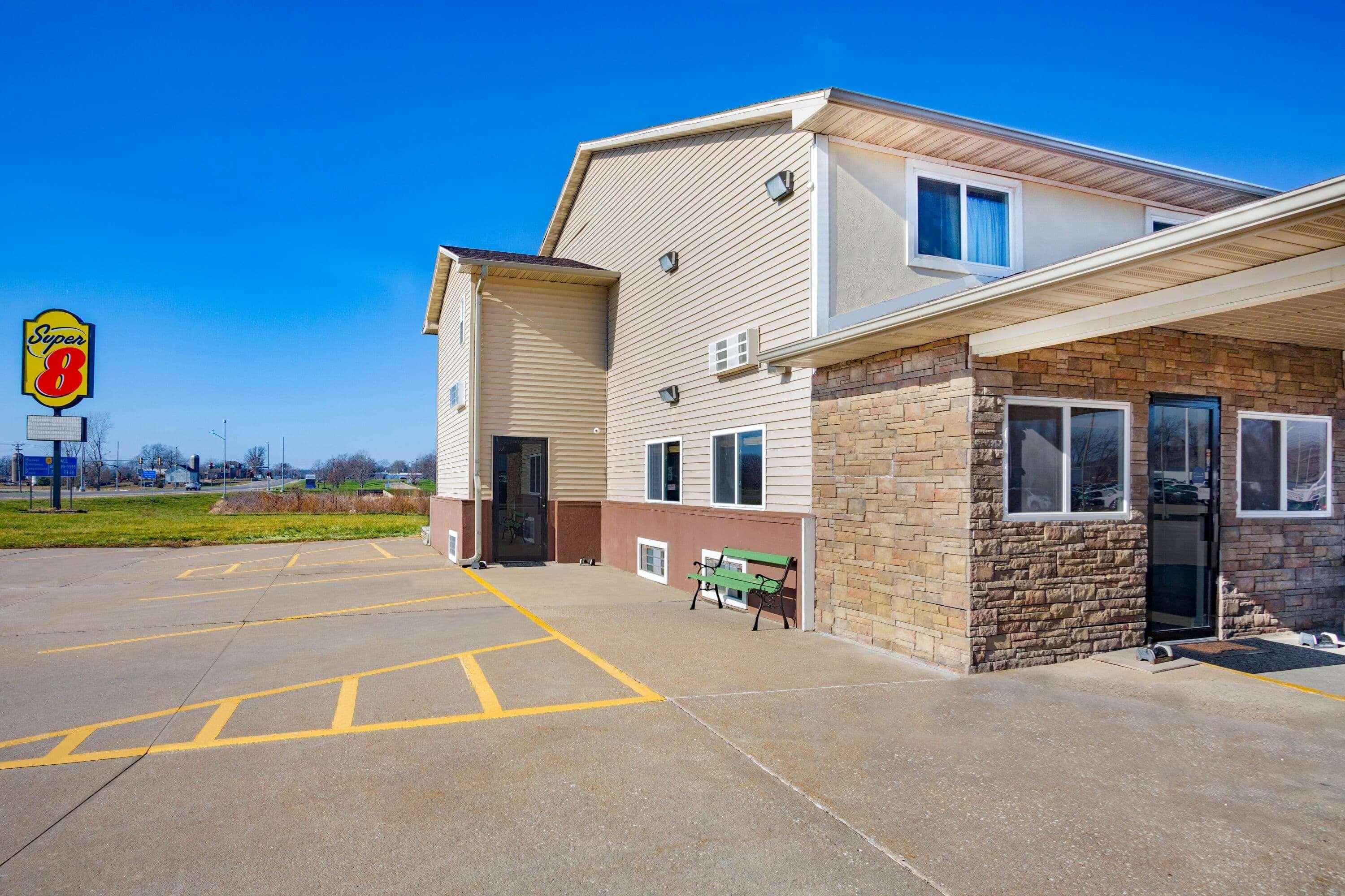 Super 8 By Wyndham Fort Madison Buitenkant foto